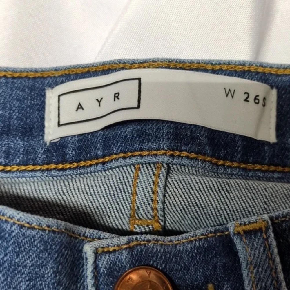 Ayr the Pop Jean in laid back wash size 26 $245 - Picture 10 of 11
